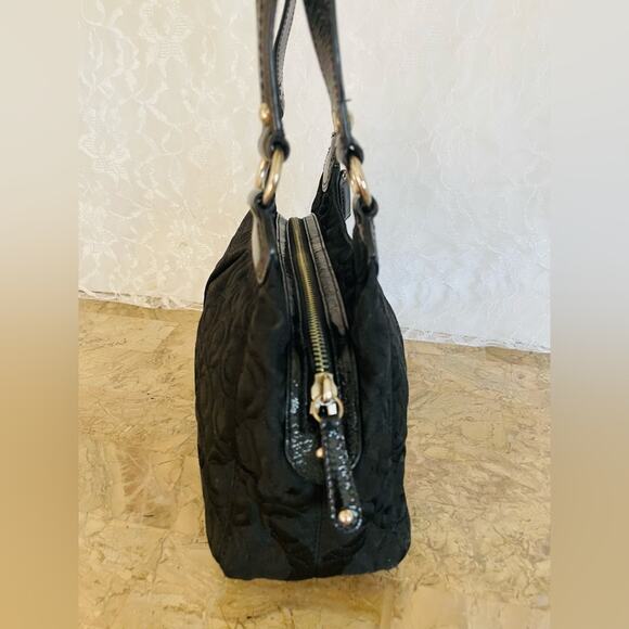 Coach Gramercy OP Art Black Quilted Top Handle Handbag Patent Trim 42949 - Picture 4 of 10